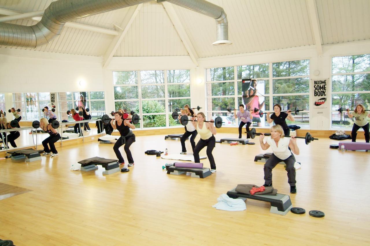 Parklands Hotel & Country Club Newton Mearns Buitenkant foto