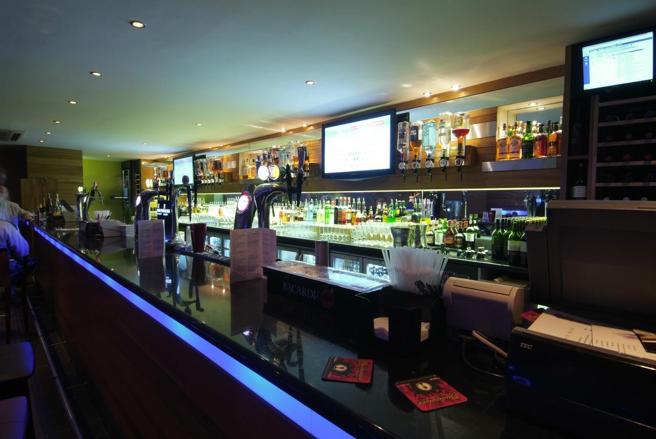 Parklands Hotel & Country Club Newton Mearns Buitenkant foto