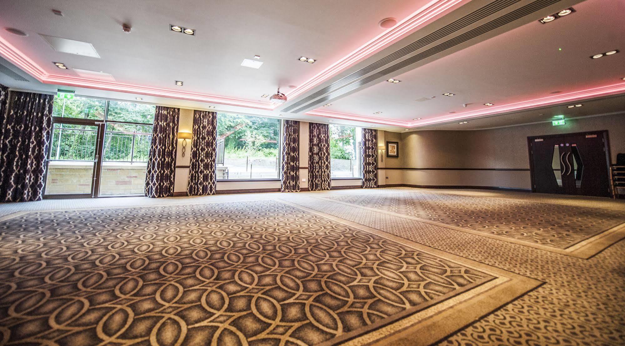 Parklands Hotel & Country Club Newton Mearns Buitenkant foto