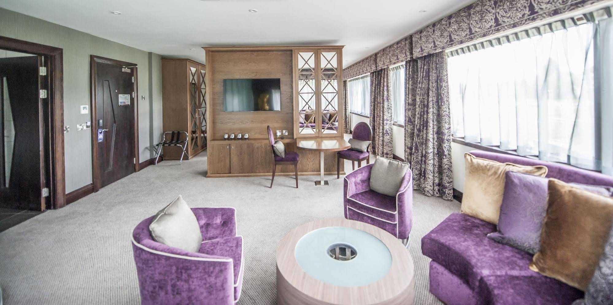 Parklands Hotel & Country Club Newton Mearns Buitenkant foto